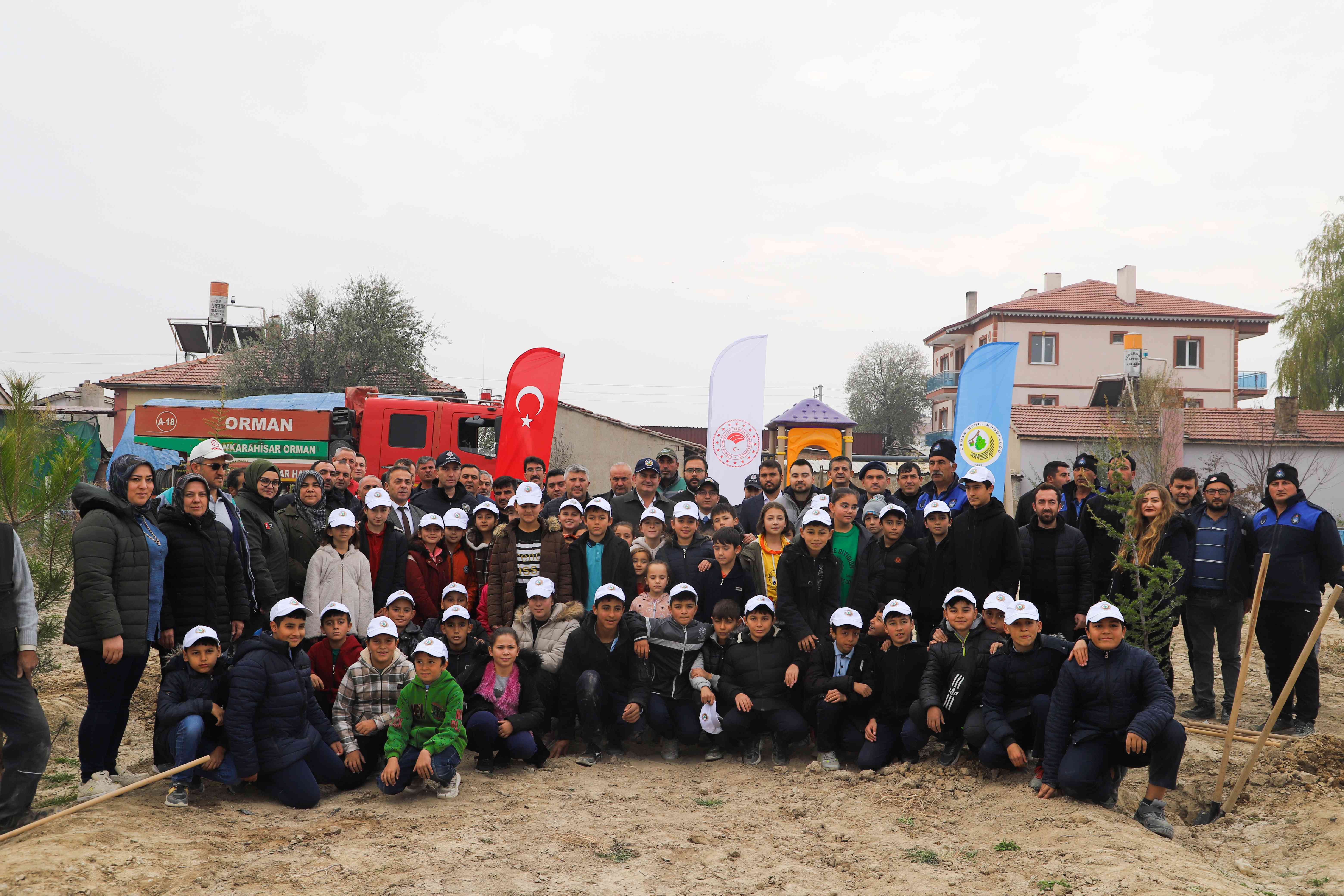 Milli Ağaçlandırma Günü nde Fidanlar Toprakla Buluştu.