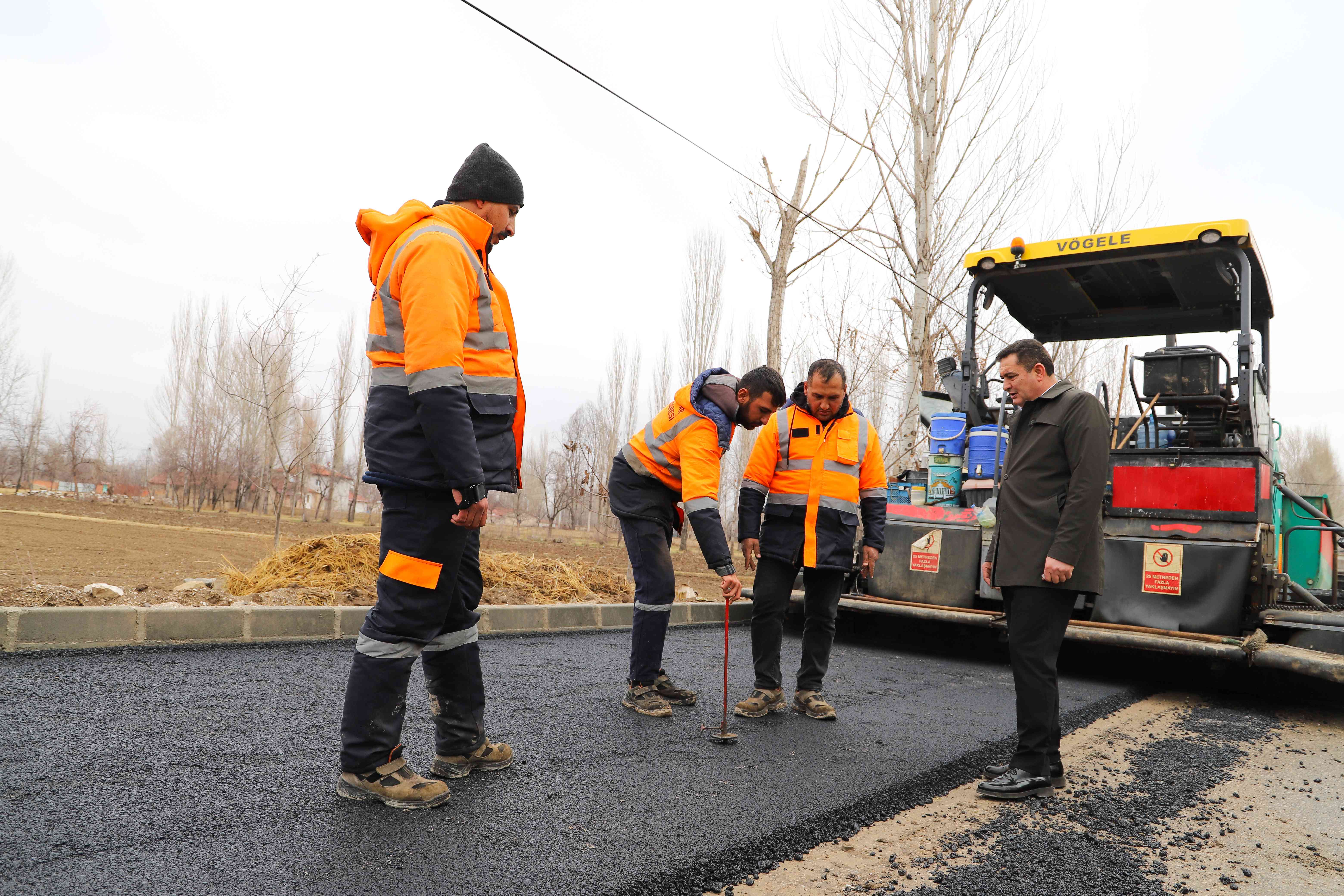 SICAK ASFALT ÇALIŞMALARI DEVAM EDİYOR